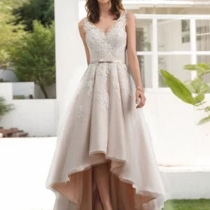 Robe de Mariée en Dentelle Sans Manches à Col en V et Robe de Bal