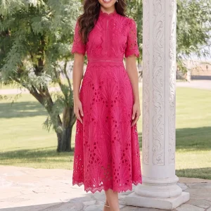 Robe d'Invité de Mariage Ligne A/Princesse à Col Haut & Manches Courtes, Longueur Thé, avec Fronces & Dentelle